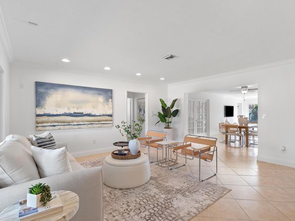 370 SE 3rd Ct, Pompano Beach FL 33060