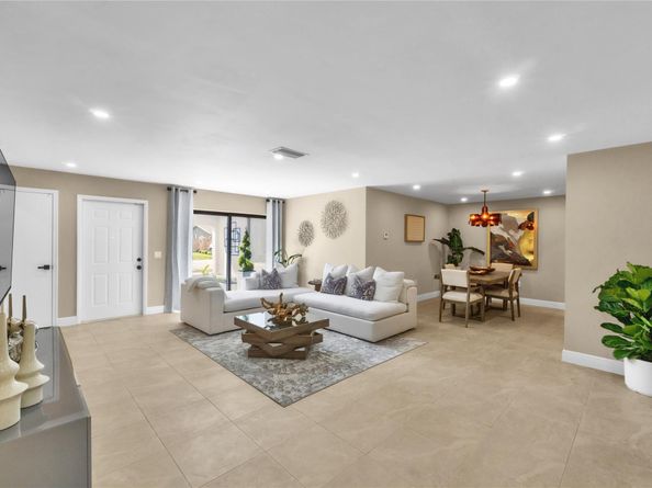 8871 NW 3rd St, Pembroke Pines FL 33024