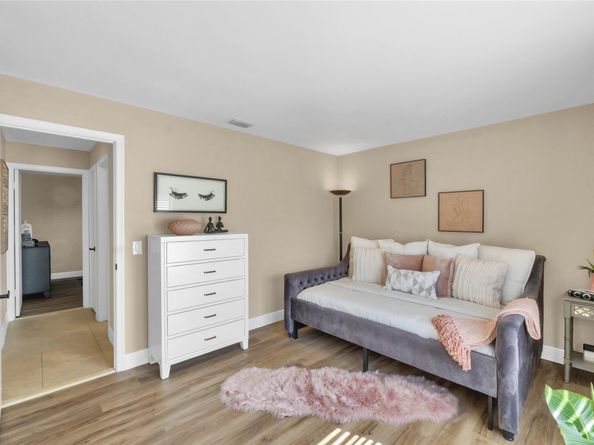 8871 NW 3rd St, Pembroke Pines FL 33024