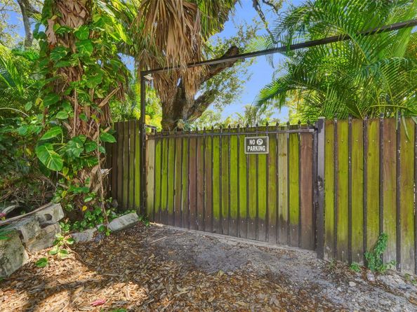 1125 SW 15th Ter, Fort Lauderdale FL 33312