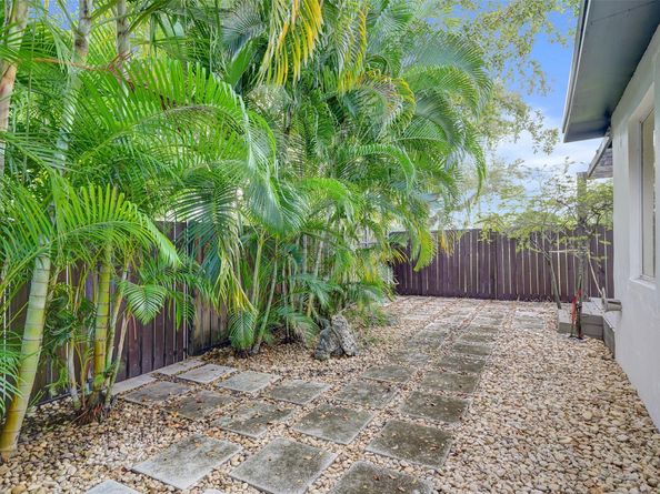 1125 SW 15th Ter, Fort Lauderdale FL 33312