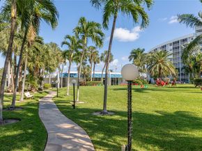 2731 NE 14th Street Cswy 110, Pompano Beach FL 33062