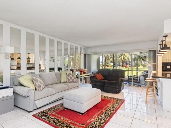 2731 NE 14th Street Cswy 110, Pompano Beach FL 33062