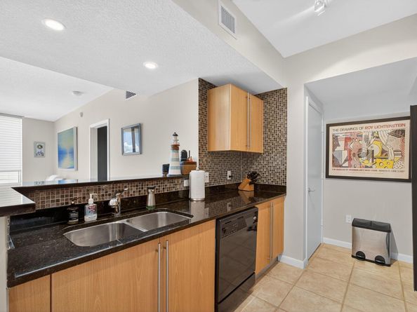 1551 N Flagler 1217 Drive 1217, West Palm Beach FL 33401