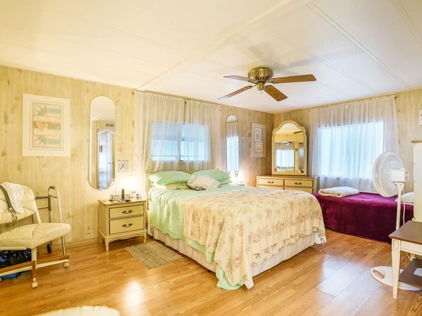 8517 SW 16th Pl, Davie FL 33324