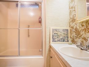 8517 SW 16th Pl, Davie FL 33324