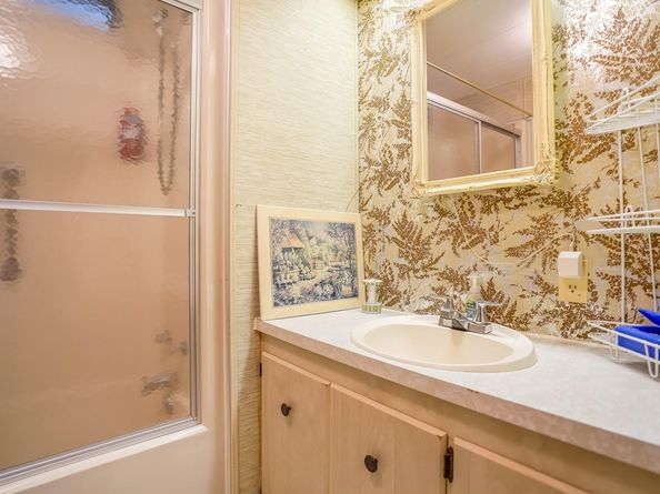 8517 SW 16th Pl, Davie FL 33324