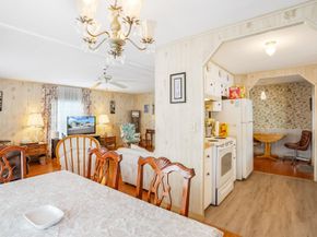 8517 SW 16th Pl, Davie FL 33324