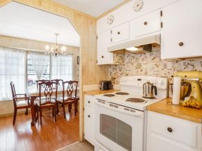 8517 SW 16th Pl, Davie FL 33324