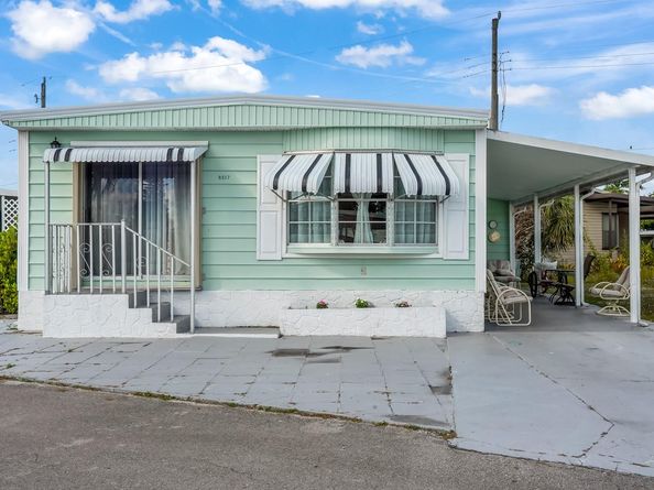 8517 SW 16th Pl, Davie FL 33324