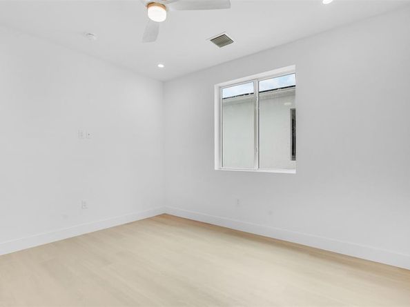 1129 NE 18 Court 1129, Fort Lauderdale FL 33305