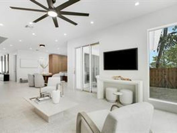 1129 NE 18 Court 1129, Fort Lauderdale FL 33305