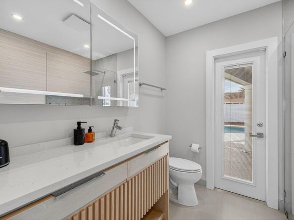 5950 NE 28th Avenue, Fort Lauderdale FL 33308