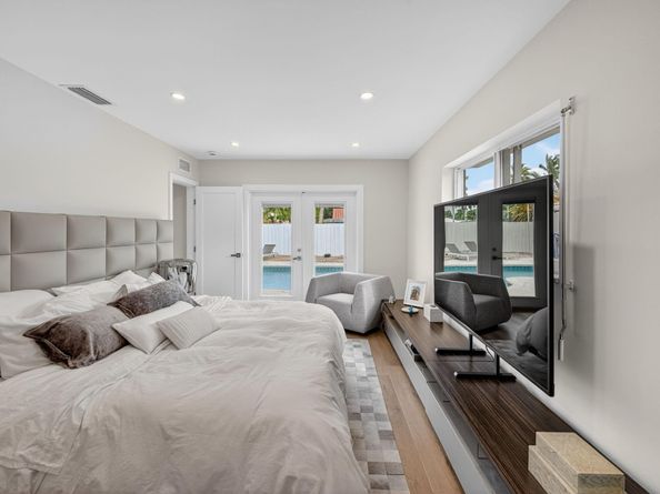 5950 NE 28th Avenue, Fort Lauderdale FL 33308