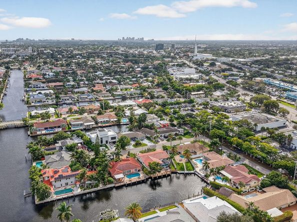 5950 NE 28th Avenue, Fort Lauderdale FL 33308