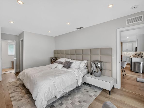 5950 NE 28th Avenue, Fort Lauderdale FL 33308