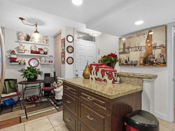 5717 Coral Lake Dr 205, Pompano Beach FL 33063