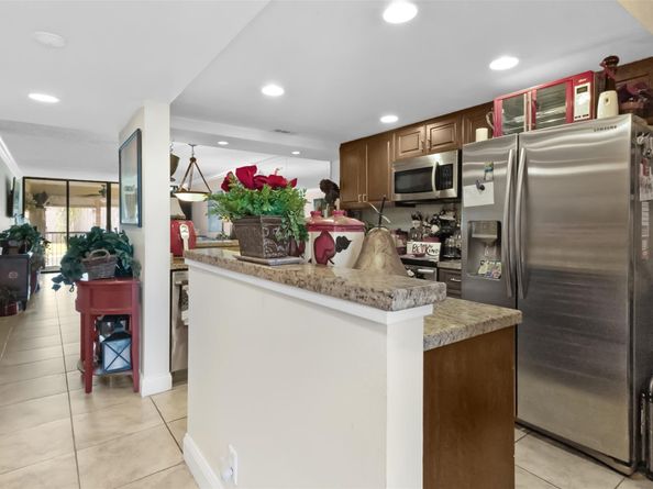 5717 Coral Lake Dr 205, Pompano Beach FL 33063