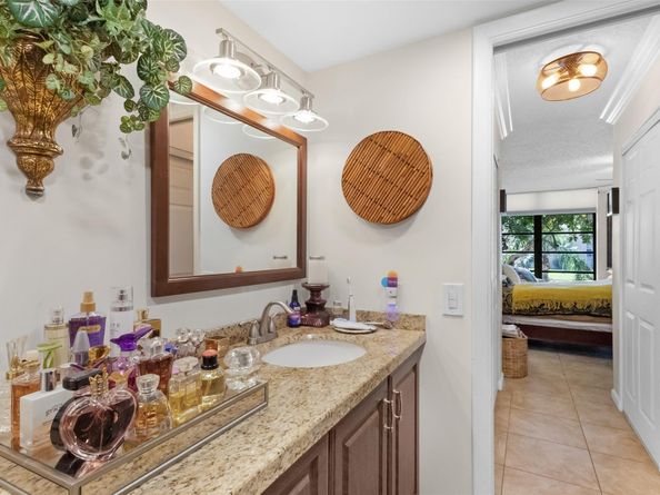 5717 Coral Lake Dr 205, Pompano Beach FL 33063