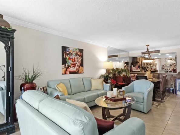 5717 Coral Lake Dr 205, Pompano Beach FL 33063