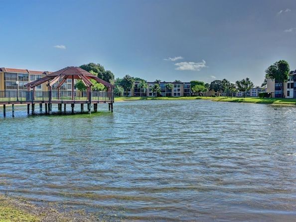 5717 Coral Lake Dr 205, Pompano Beach FL 33063