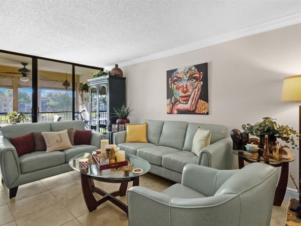 5717 Coral Lake Dr 205, Pompano Beach FL 33063
