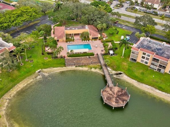 5717 Coral Lake Dr 205, Pompano Beach FL 33063