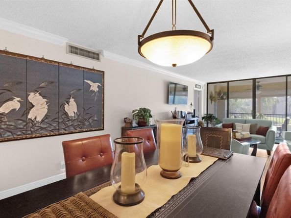 5717 Coral Lake Dr 205, Pompano Beach FL 33063