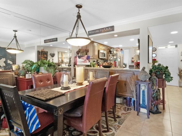 5717 Coral Lake Dr 205, Pompano Beach FL 33063