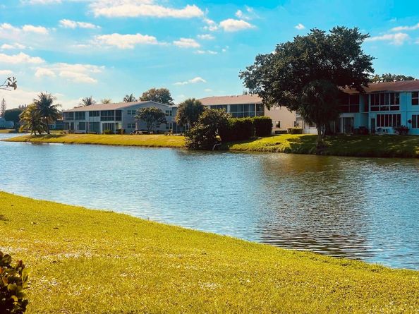 387 Chatham 387, West Palm Beach FL 33417