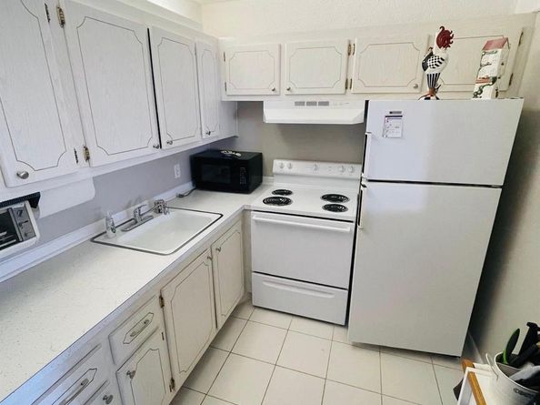 387 Chatham 387, West Palm Beach FL 33417