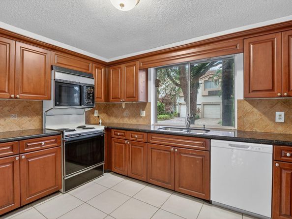 6780 Via Regina, Boca Raton FL 33433