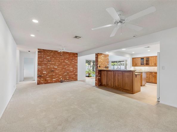 237 NW 92nd Ave, Coral Springs FL 33071