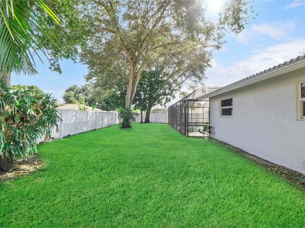 237 NW 92nd Ave, Coral Springs FL 33071