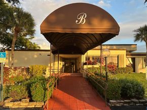 6049 Olivewood Circle, Greenacres FL 33463