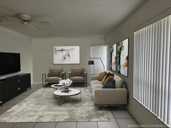 6049 Olivewood Circle, Greenacres FL 33463