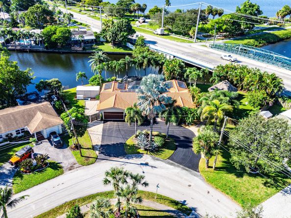 2074 NW 38th Street, Oakland Park FL 33309