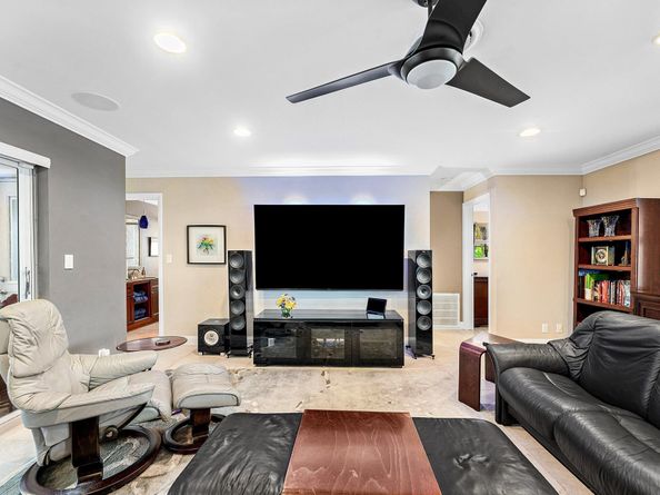 2074 NW 38th Street, Oakland Park FL 33309