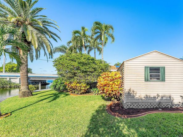 2074 NW 38th Street, Oakland Park FL 33309