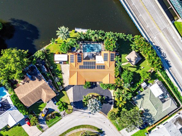 2074 NW 38th Street, Oakland Park FL 33309