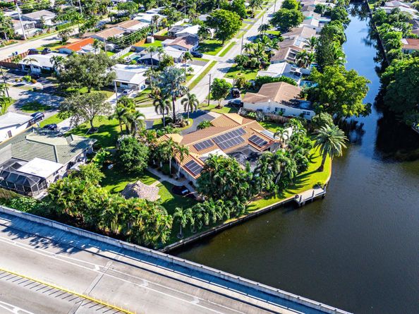 2074 NW 38th Street, Oakland Park FL 33309