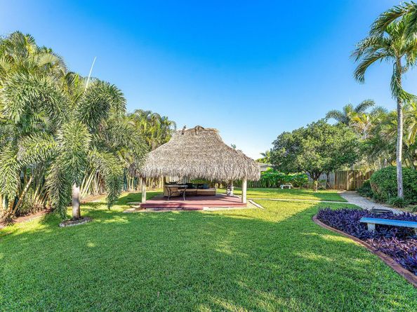 2074 NW 38th Street, Oakland Park FL 33309