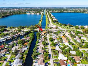 2074 NW 38th Street, Oakland Park FL 33309