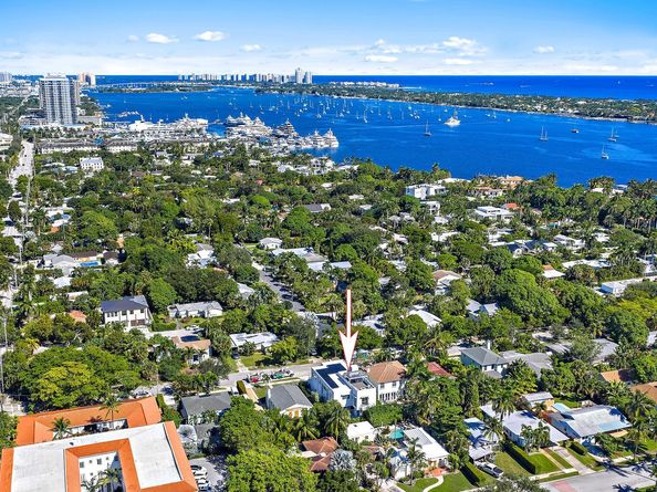 260 31st Street, West Palm Beach FL 33407