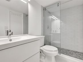 301 SE 3rd St 309, Dania Beach FL 33004