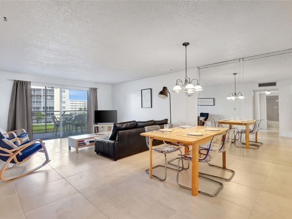 301 SE 3rd St 309, Dania Beach FL 33004