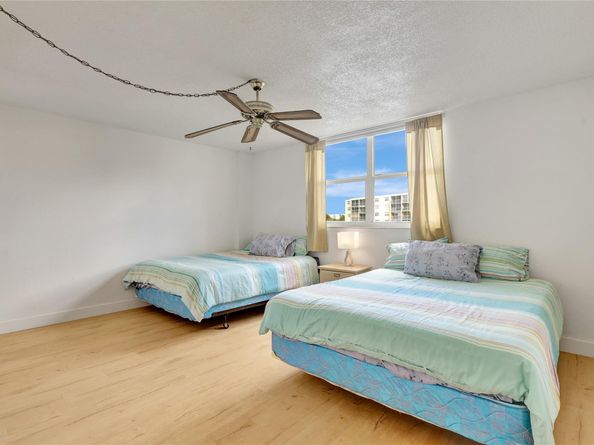 301 SE 3rd St 309, Dania Beach FL 33004