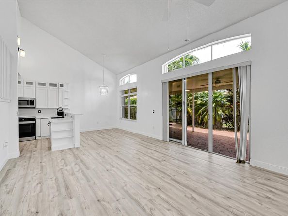 4819 NW 53rd Cir, Coconut Creek FL 33073