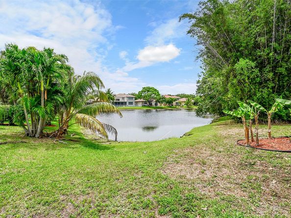 4819 NW 53rd Cir, Coconut Creek FL 33073