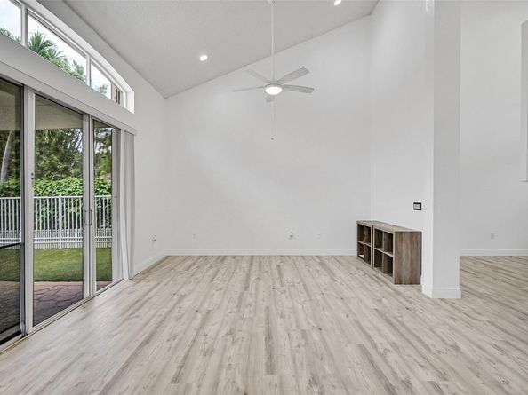 4819 NW 53rd Cir, Coconut Creek FL 33073